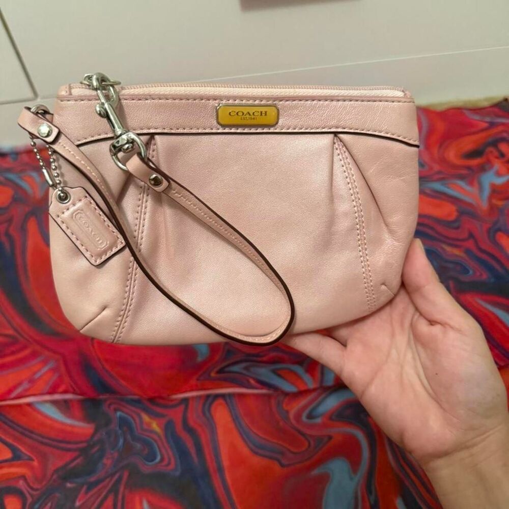 Vintage Coach Madison Pleated Shell Pink Leather Wristlet Pouch
